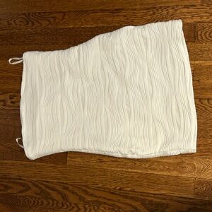 White mini dress. Size S/M. Cute and flattering.